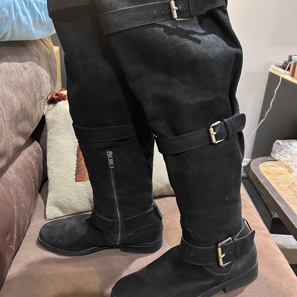 Gentle Souls by Kenneth Cole Ladies Extra Tall BlackSueded Leather Boots Size 9M